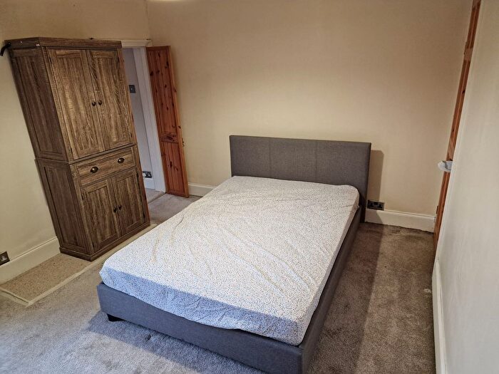 3 Bedroom Terraced House For Sale In Higham Road, Chesham, HP5