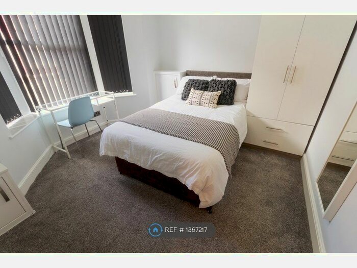 6 Bedroom Detached House To Rent In Molyneux Road, Liverpool, L6