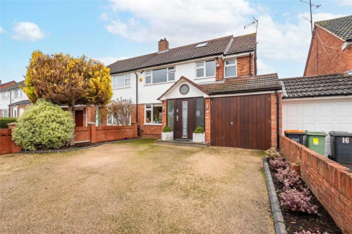 4 Bedroom Semi-Detached House For Sale In Wingate Road, Dunstable, Bedfordshire, LU5