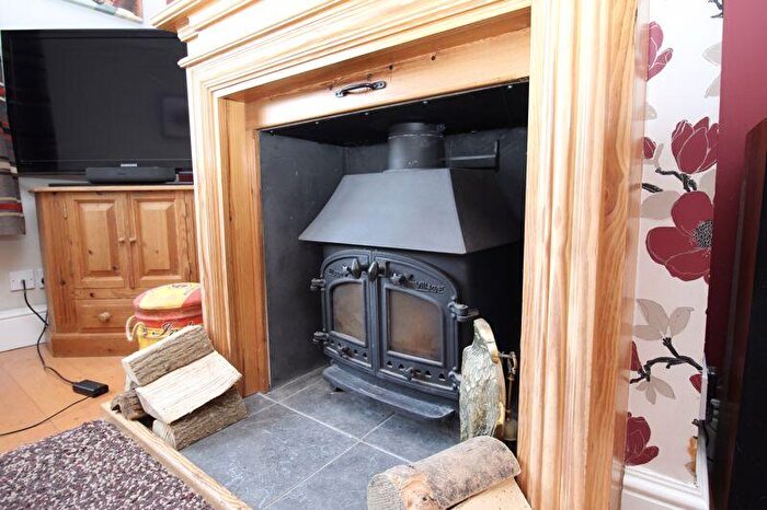 4 Bedroom Semi-Detached House For Sale In Heath Road, Soberton, SO32