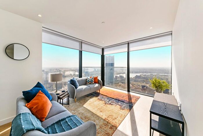 2 Bedroom Flat To Rent In Hampton Tower, South Quay, Marsh Wall, Canary Wharf, London, E14