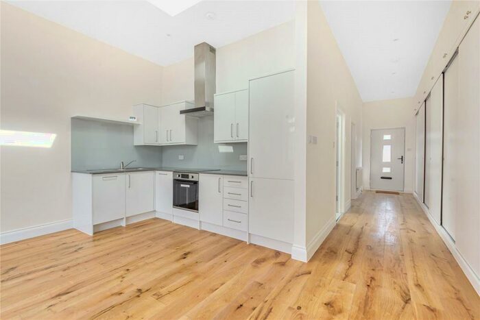 1 Bedroom Apartment To Rent In High Street, New Malden, KT3