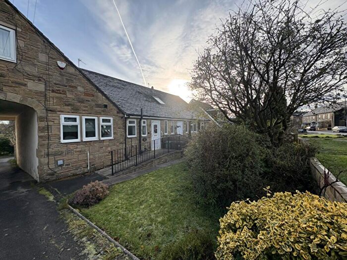 2 Bedroom Town House For Sale In Town Street, Leeds, West Yorkshire, LS20