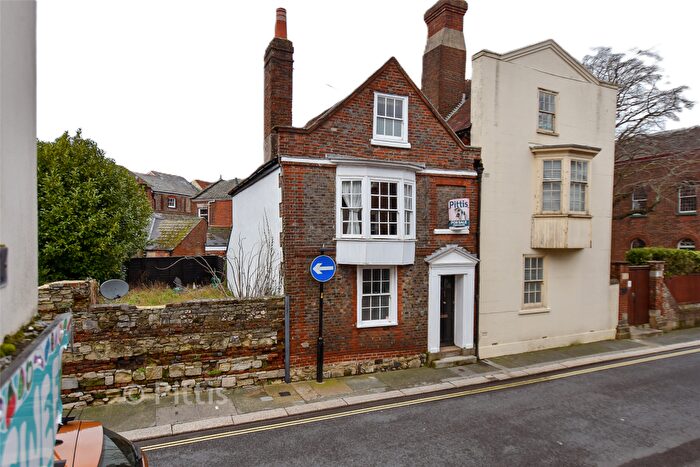 3 Bedroom Semi Detached House For Sale In Pyle Street, Newport, Isle Of Wight, PO30