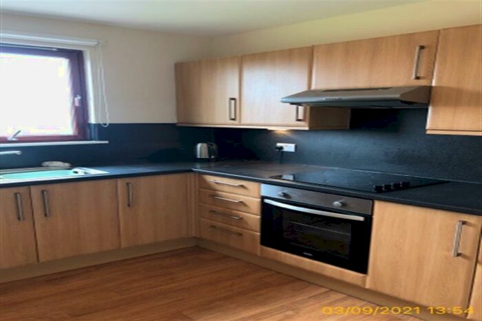 2 Bedroom Ground Flat To Rent In Bellfield Avenue, EH21