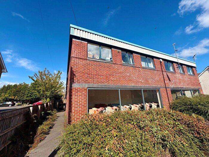 2 Bedroom Flat To Rent In Alma Road, Charminster (), P05