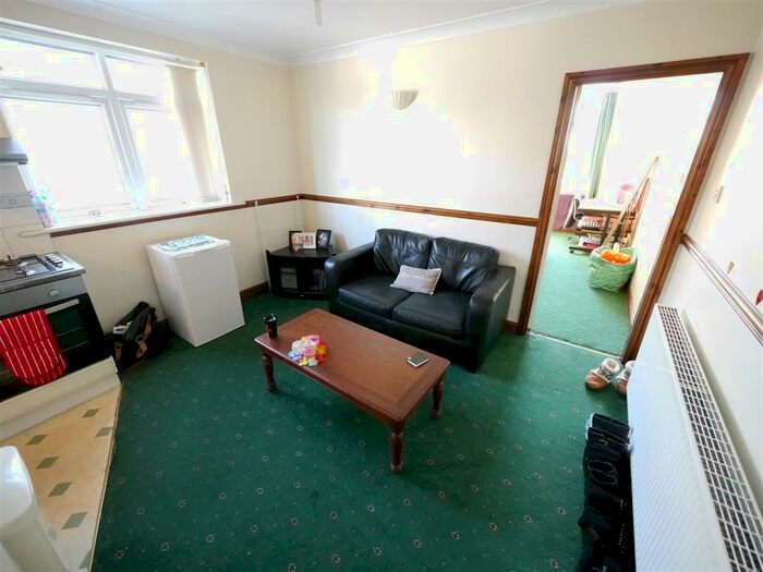 1 Bedroom Flat To Rent In B Devon RoadLeeds, LS2