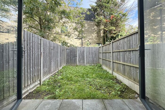 1 Bedroom Flat To Rent In Whitworth Road, London, SE25