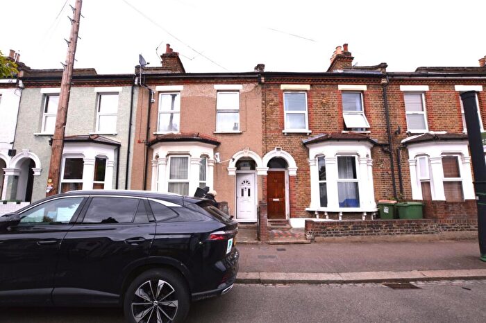 3 Bedroom House For Sale In Warwick Road, London, E15