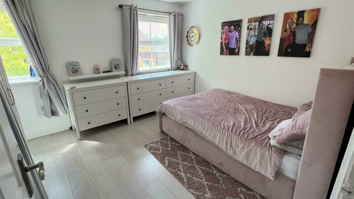 2 Bedroom Semi-Detached House For Sale In Paisley Park, Farnworth, Bolton, BL4