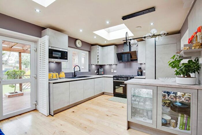 4 Bedroom Detached House For Sale In Grasmere Avenue, Wembley, HA9