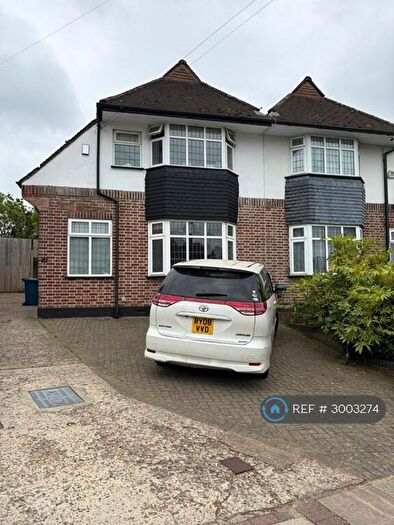 4 Bedroom Semi Detached House To Rent In Warwick Avenue, Edgware, HA8