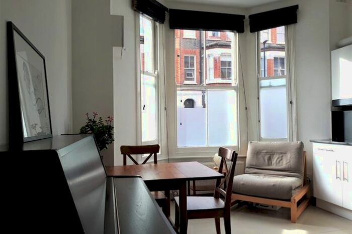 1 Bedroom Flat To Rent In Rita Road, Vauxhall, SW8