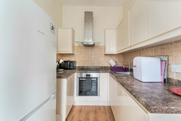 1 Bedroom Flat To Rent In Clifton Hill, St John's Wood, London, NW8