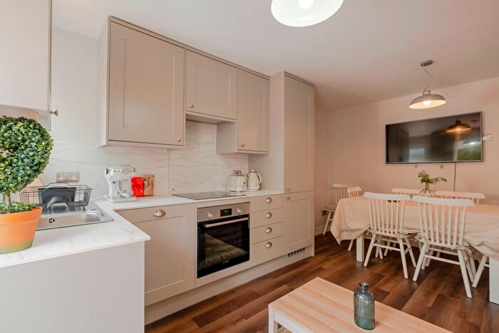 4 Bedroom Terraced House To Rent In Kenchester Close, Vauxhall Nine Elms, SW8