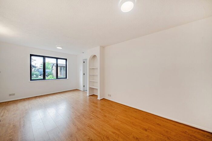 2 Bedroom Flat To Rent In Southey Road, Wimbledon, London, SW19