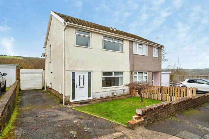 3 Bedroom Semi-Detached House For Sale In Sardis Close, Waunarlwydd, Swansea, SA5