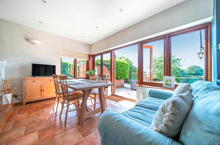 4 Bedroom Detached House For Sale In Upham Street, Upham, Southampton, Hampshire, SO32