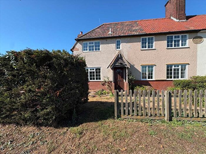 4 Bedroom Semi-Detached House To Rent In Red House Cottages, Sheepgate Lane, Falkenham, IP10