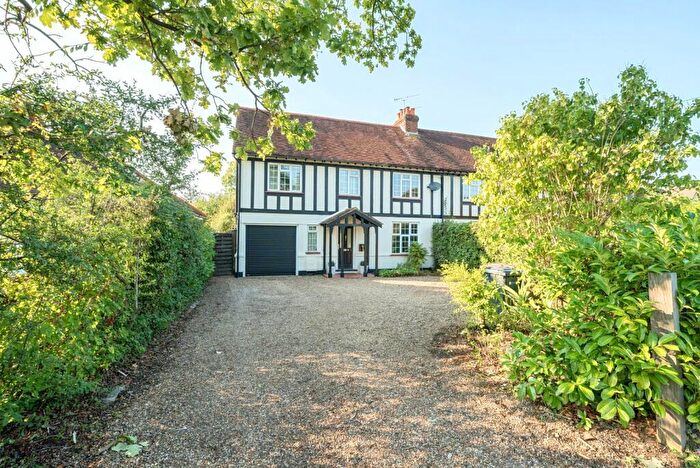 4 Bedroom Semi-Detached House For Sale In Forest Road, Effingham Junction, KT24