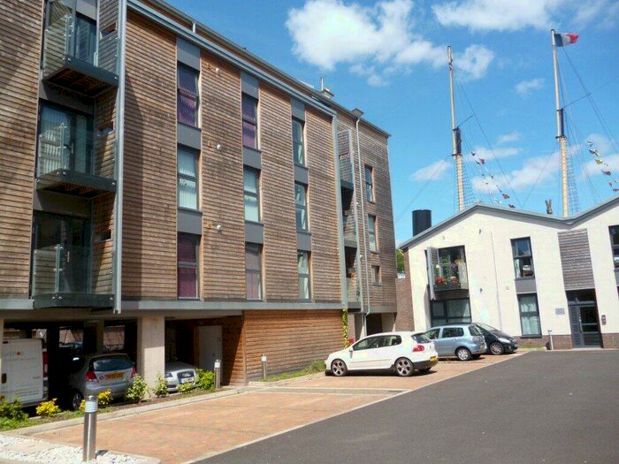 2 Bedroom Apartment To Rent In Harbourside, Great Eastern House, BS1
