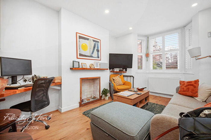 1 Bedroom Apartment For Sale In Albert Mansions, Liverpool Road, N1