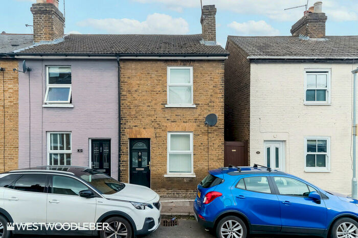 3 Bedroom Terraced House To Rent In North Road, Hoddesdon, EN11