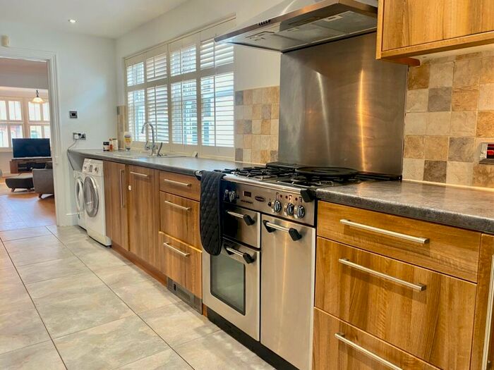3 Bedroom Terraced House For Sale In Shrublands Avenue, Berkhamsted, HP4
