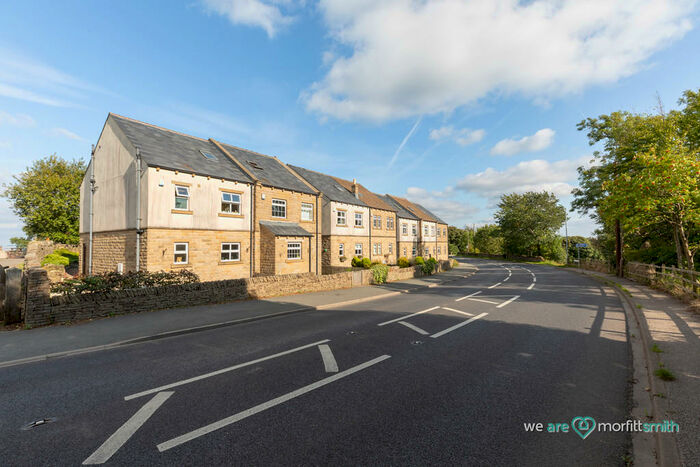 4 Bedroom Semi-Detached House For Sale In Ivy Bank Close, S36