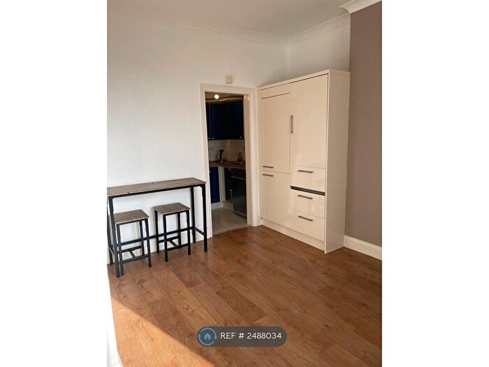 1 Bedroom Flat To Rent In St. Aubyns, Hove, BN3