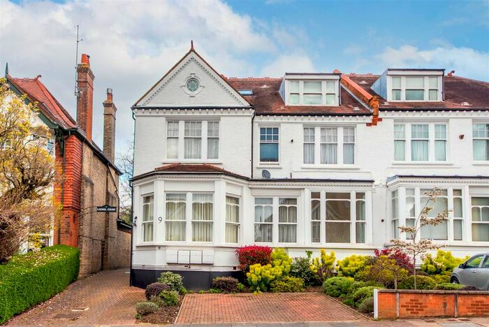 3 Bedroom Flat To Rent In St. Mary's Avenue, London, N3