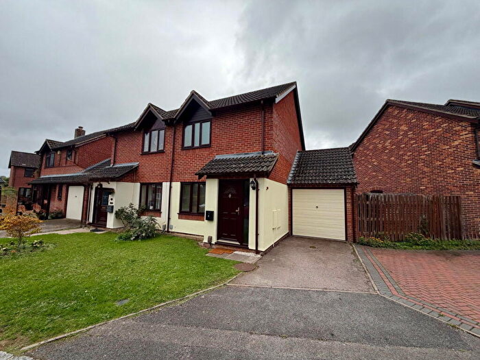 2 Bedroom Semi-Detached House To Rent In Justice Close, Thatcham, RG19