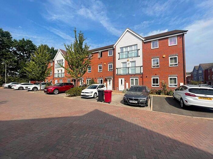 4 Bedroom Terraced House To Rent In Edgeworth Close, Slough, SL3