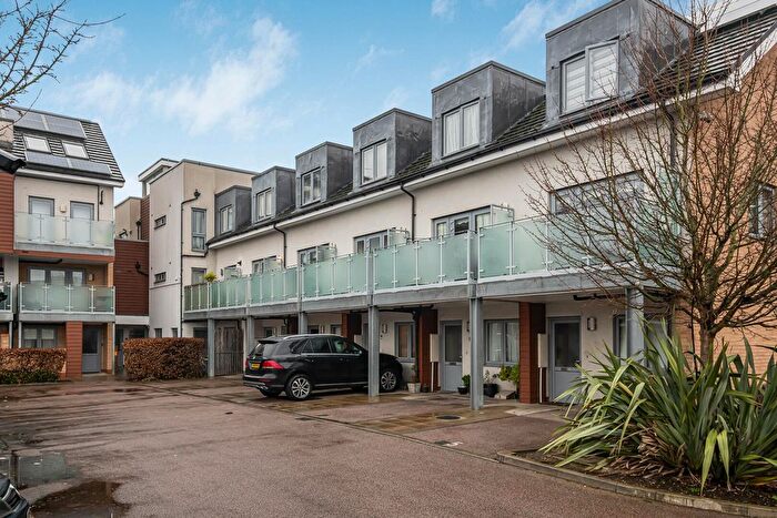 1 Bedroom Flat For Sale In Cromie Close, London, N13