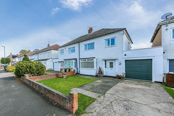3 Bedroom Semi-Detached House For Sale In Reynolds Avenue, West Moor, NE12