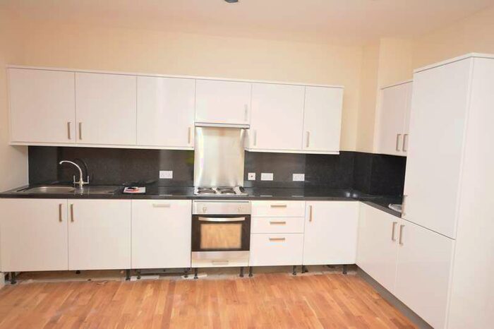 2 Bedroom Flat To Rent In Park Street, Ashford, TN24