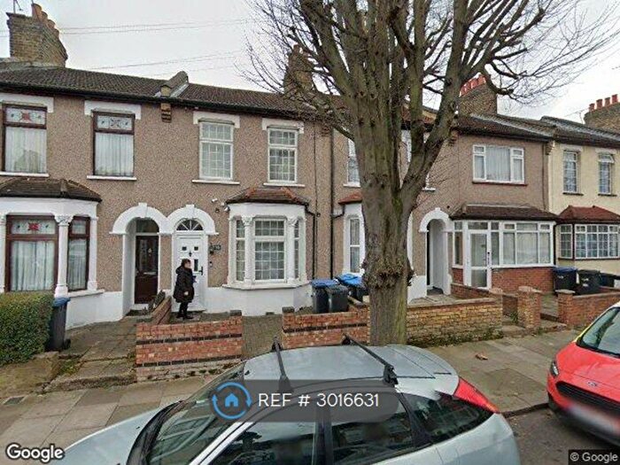 Studio To Rent In Huxley Roaf, London, N18