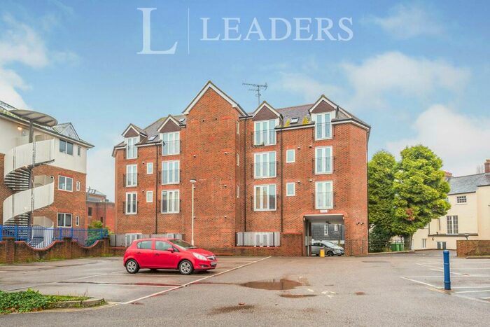 Studio To Rent In Home Farm House, Central Horsham, RH12