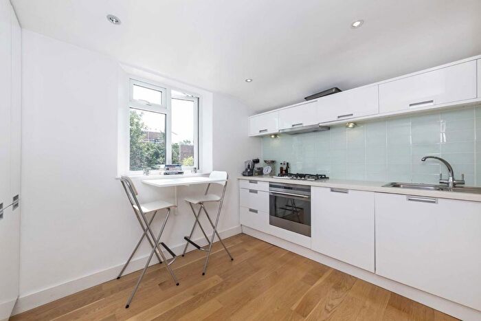 1 Bedroom Flat To Rent In Gleneagle Road, Streatham, SW16