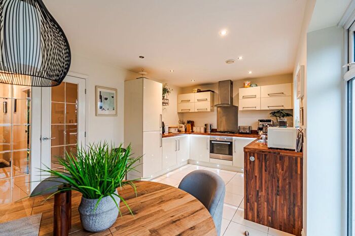 4 Bedroom Detached House For Sale In Amberwood Chase, Dewsbury, WF12