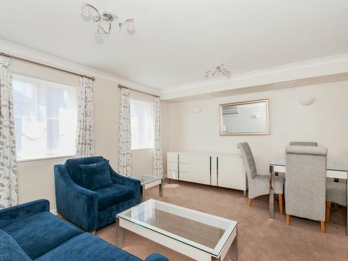 2 Bedroom Flat To Rent In St Thomas Mews, Oxford, OX1