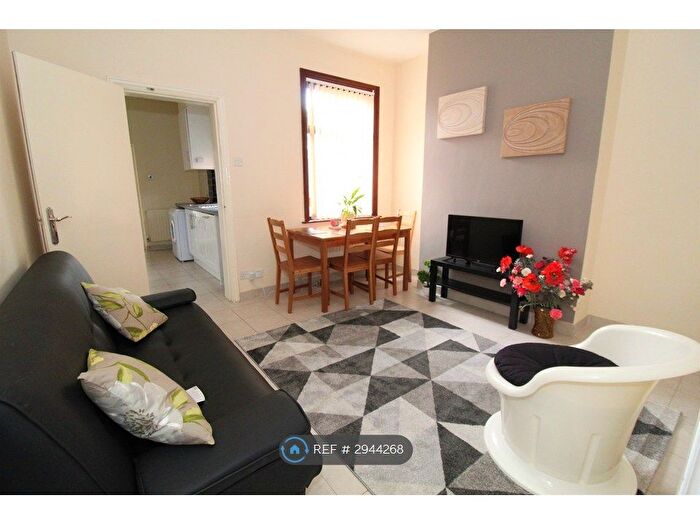 4 Bedroom Terraced House To Rent In Newcombe Road, Coventry, CV5