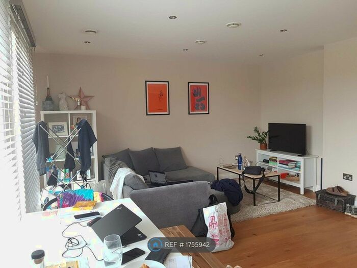 2 Bedroom Flat To Rent In Holloway Road, London, N19