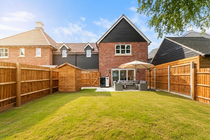 3 Bedroom Link Detached House To Rent In Venn Close, Dunmow, Essex, CM6