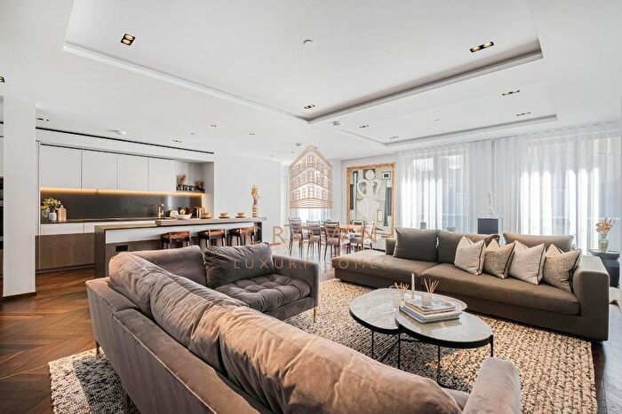 3 Bedroom Flat To Rent In The Colyer, Covent Garden, WC2H