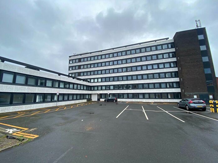 1 Bedroom Apartment To Rent In Green Lane, Leeds, LS19