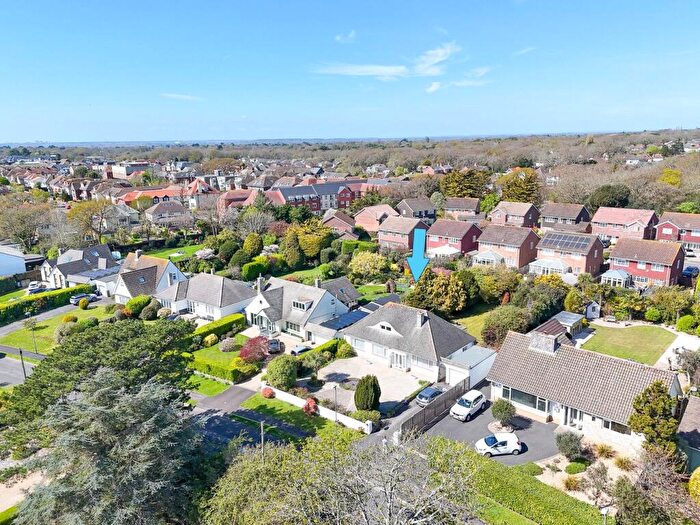 4 Bedroom Chalet For Sale In Montagu Road, Highcliffe, Christchurch, BH23