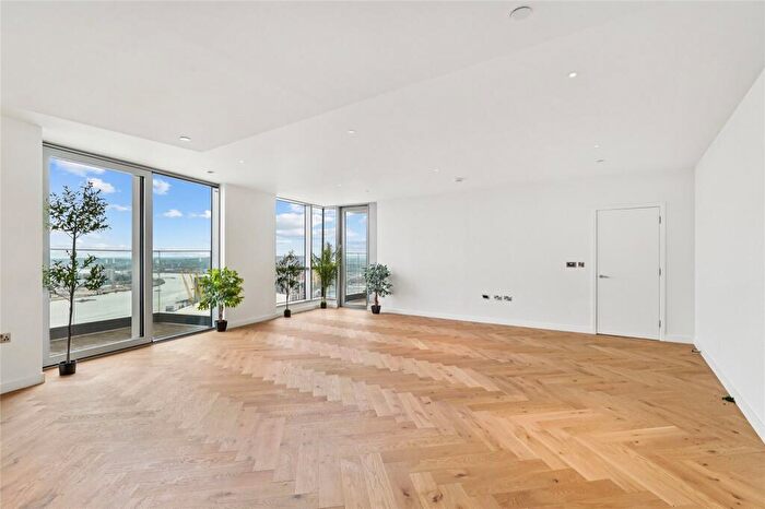 2 Bedroom Apartment To Rent In Charrington Tower, Biscayne Avenue, E14