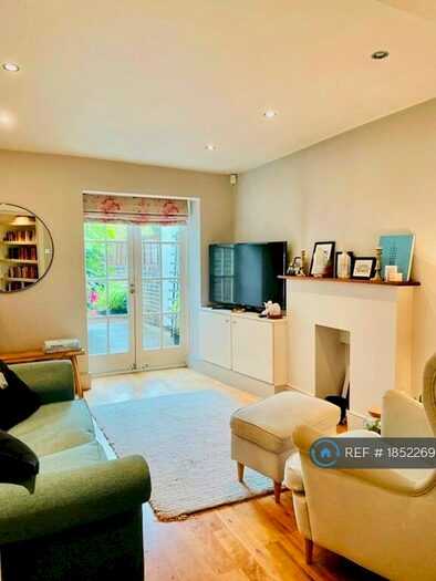 1 Bedroom Flat To Rent In Basement, London, N1