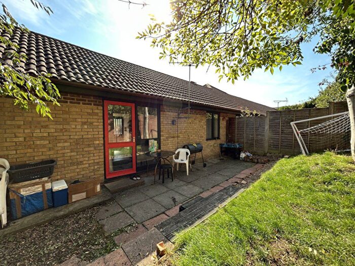 1 Bedroom Bungalow To Rent In Witham Court, Bletchley, Buckinghamshire, MK3